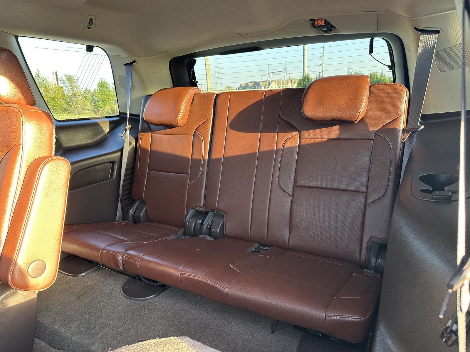 Vehicle photo 23