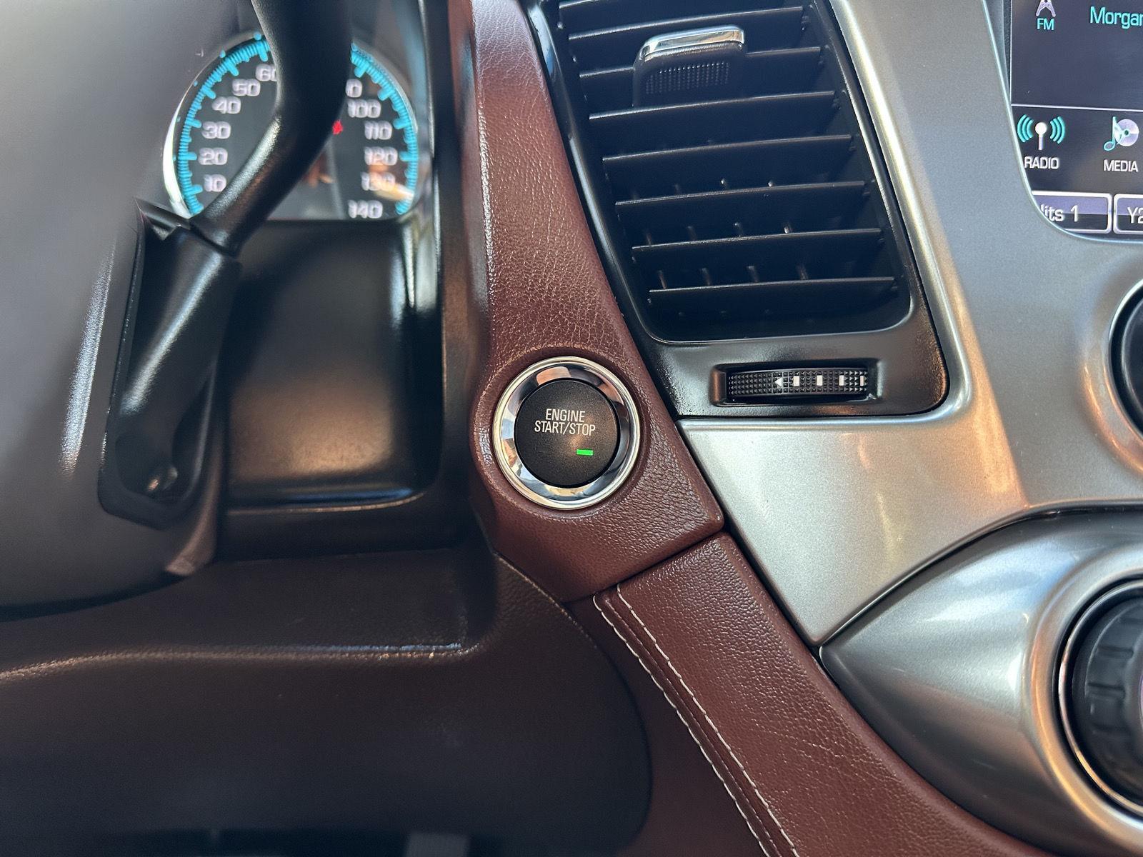 Vehicle photo 28