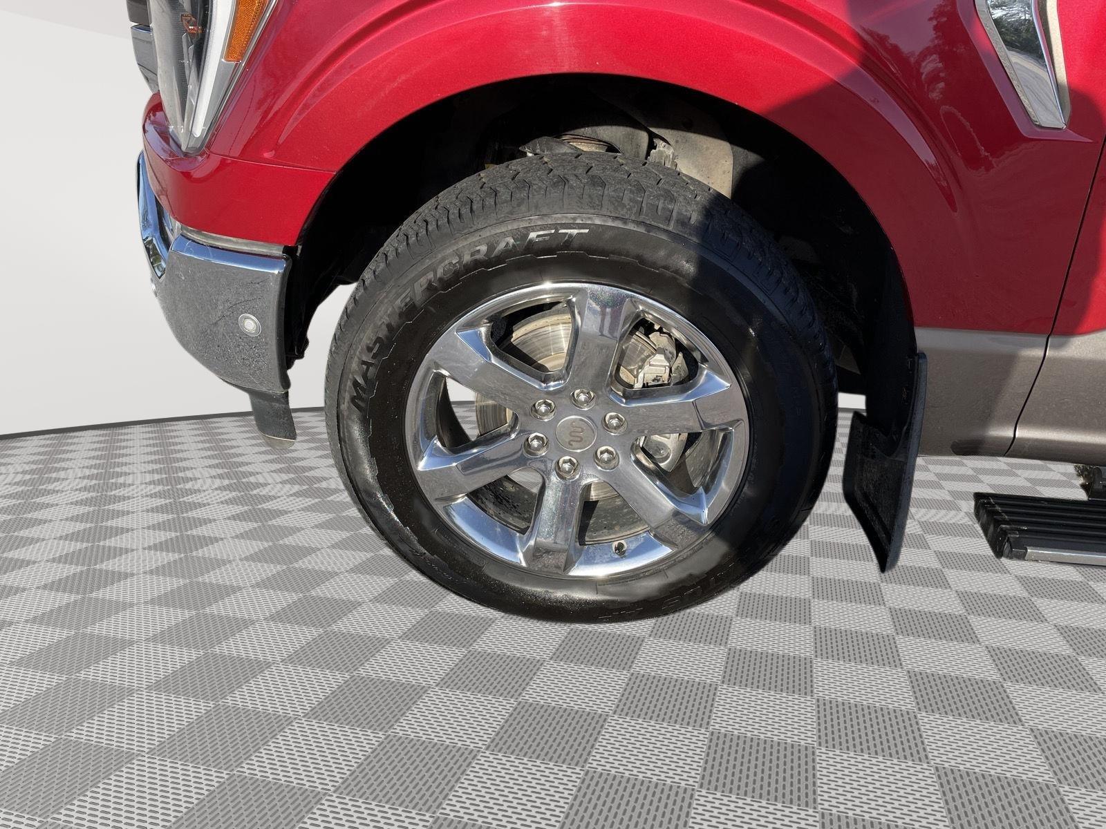 Vehicle photo 10