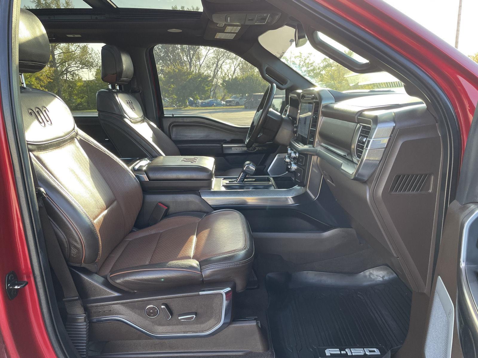 Vehicle photo 18