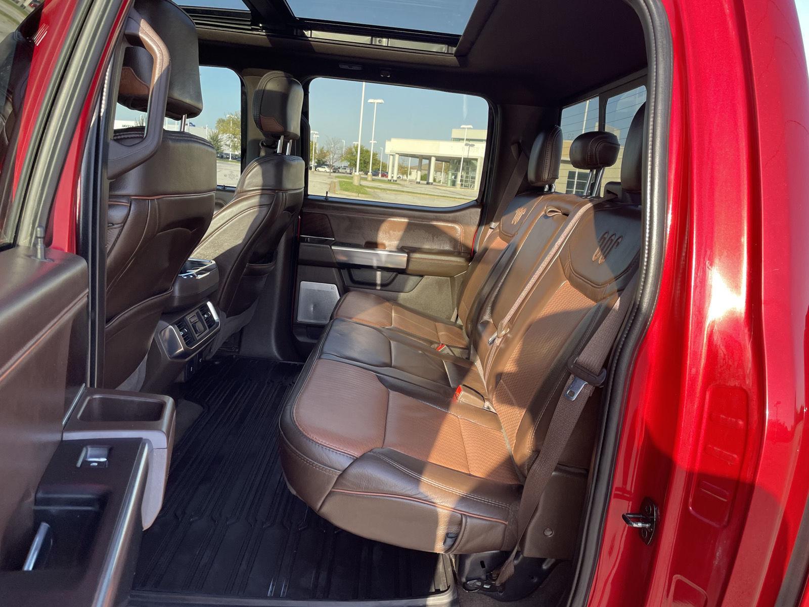 Vehicle photo 19