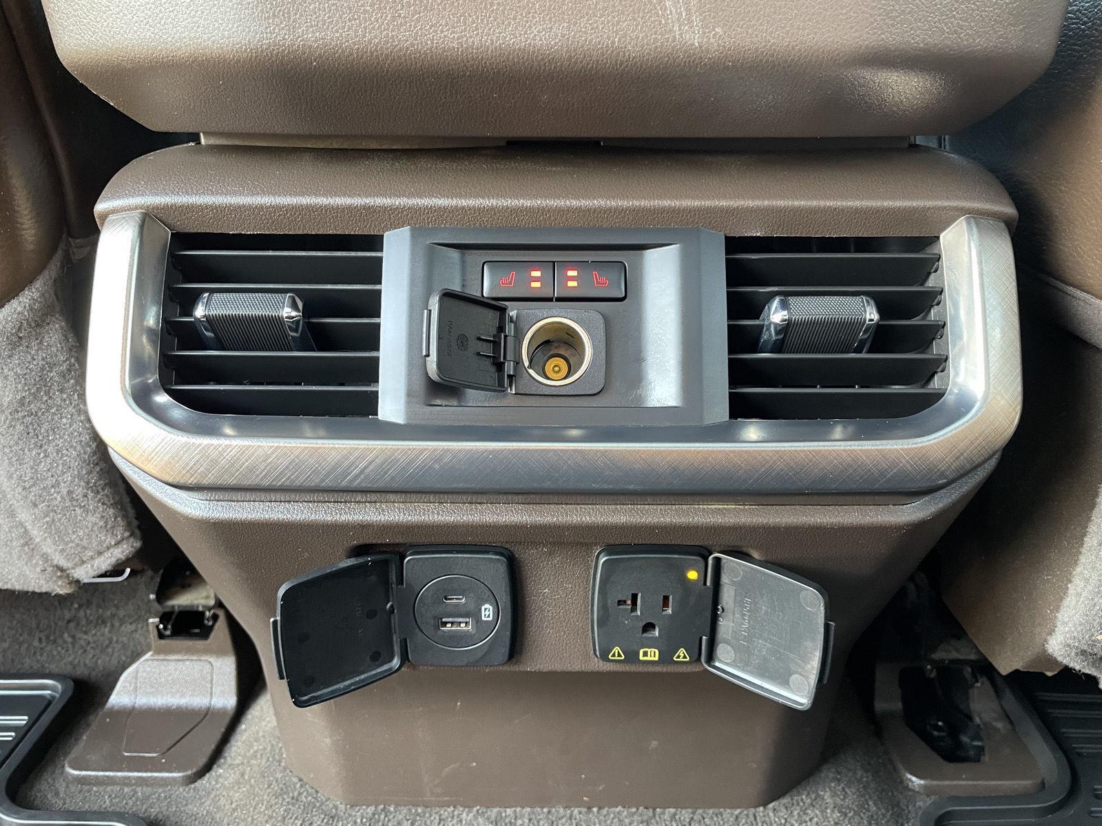 Vehicle photo 20