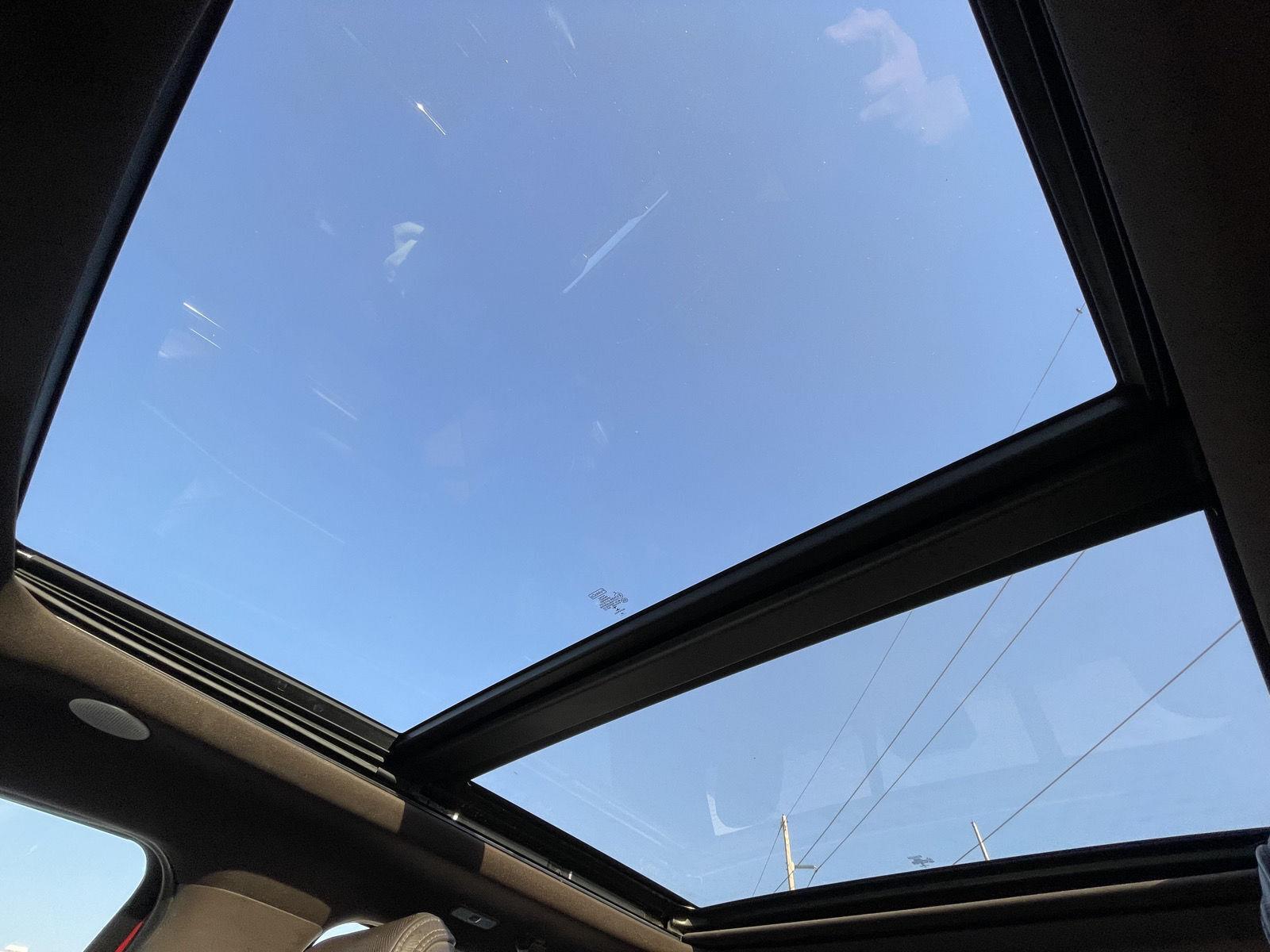 Vehicle photo 22