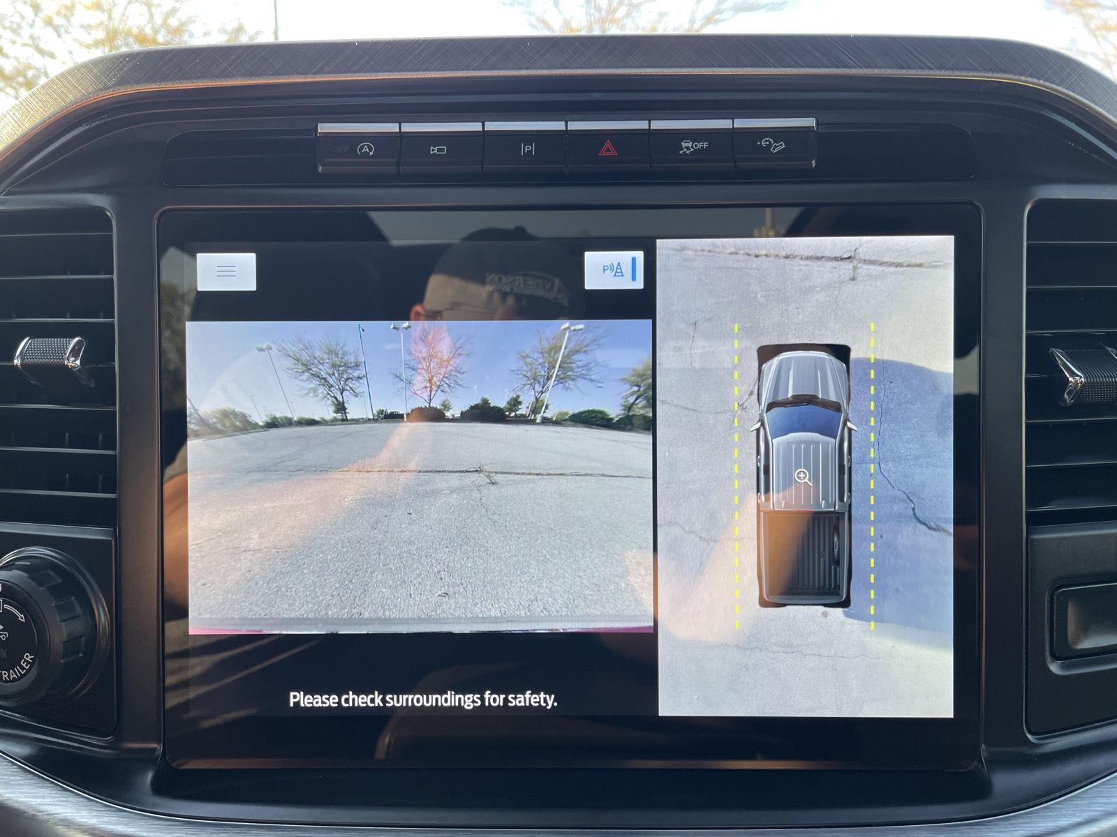 Vehicle photo 25
