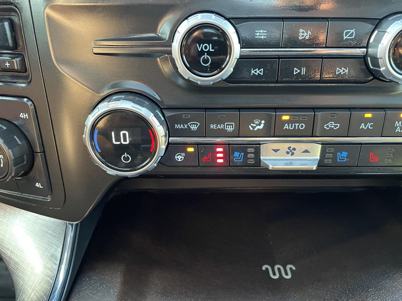 Vehicle photo 29