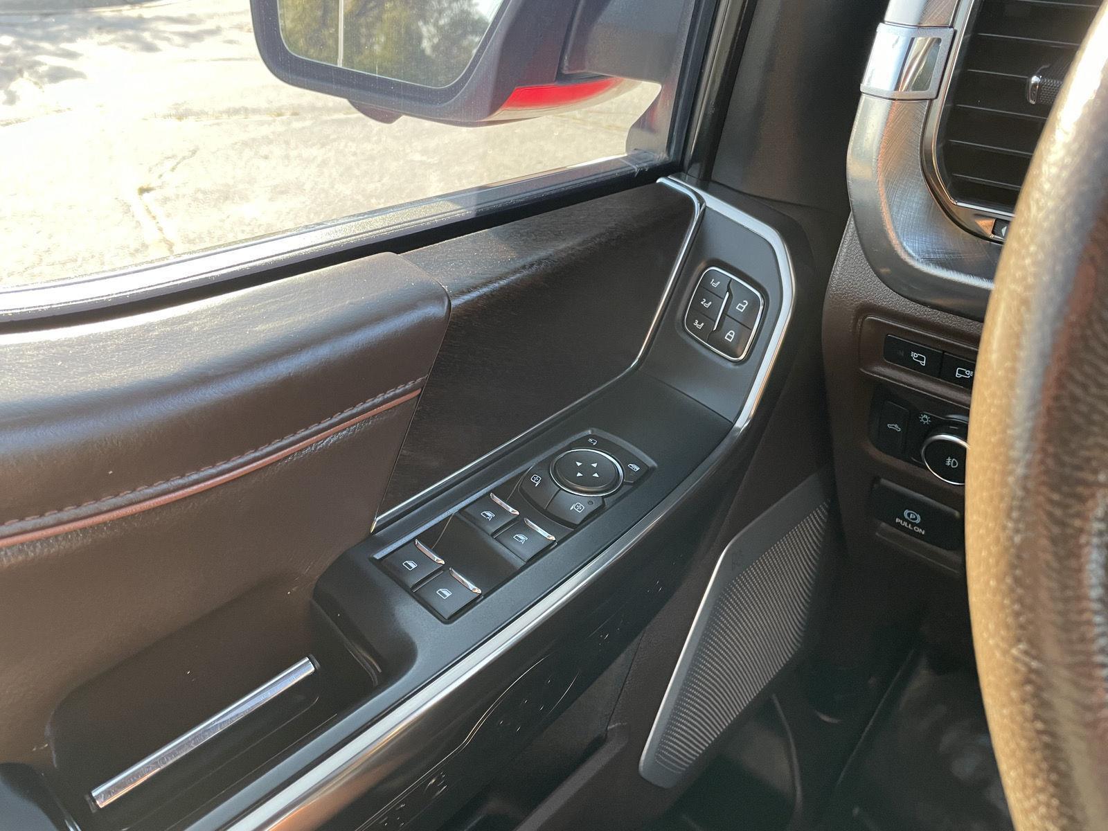 Vehicle photo 36