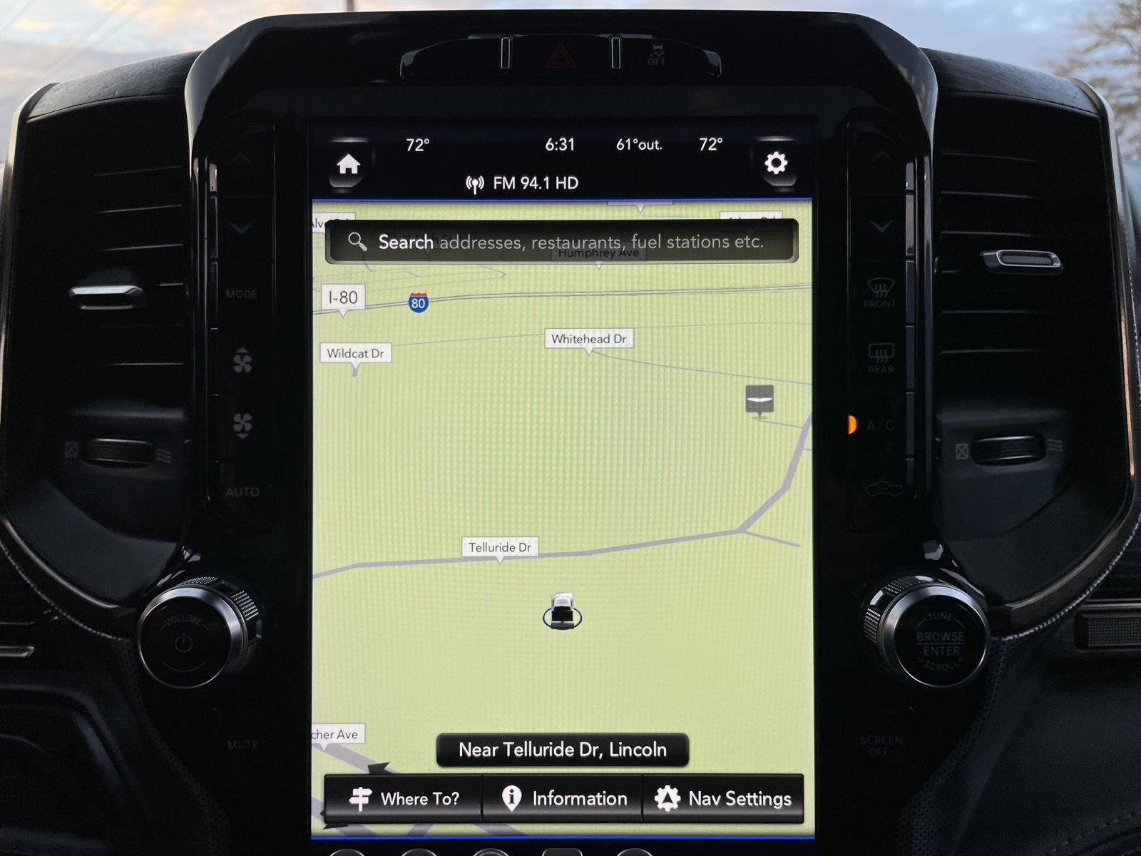 Vehicle photo 26