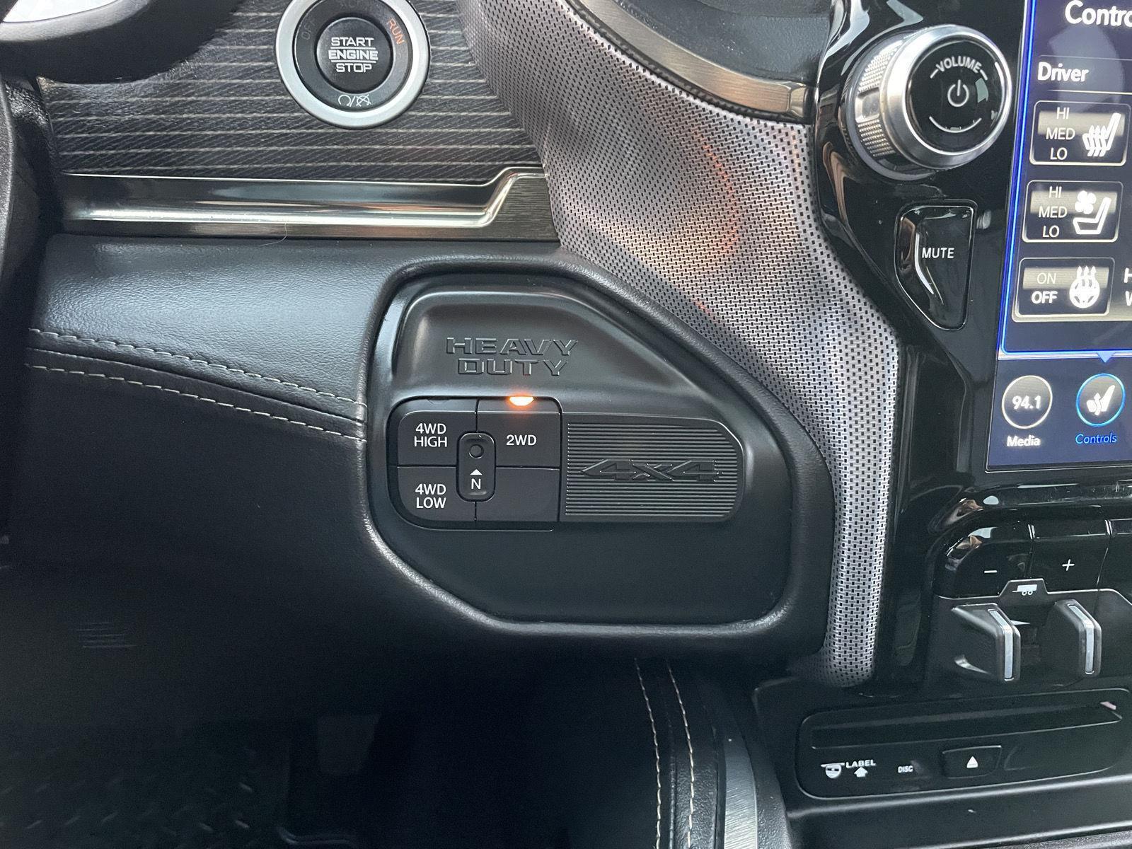 Vehicle photo 33