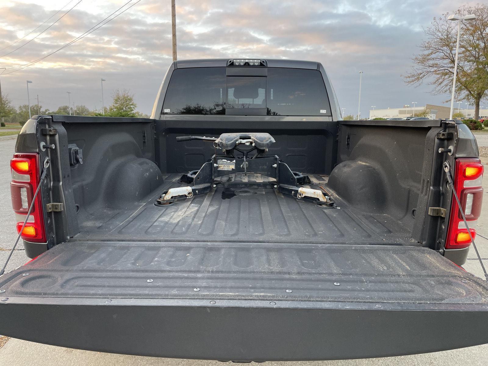 Vehicle photo 38