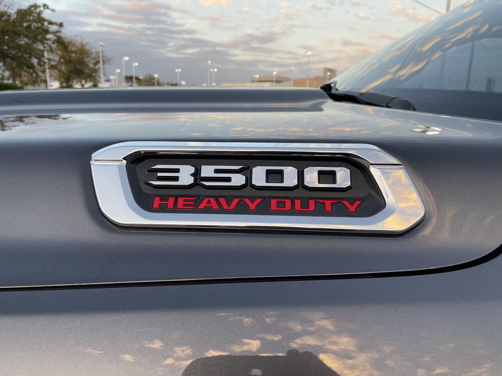 Vehicle photo 40