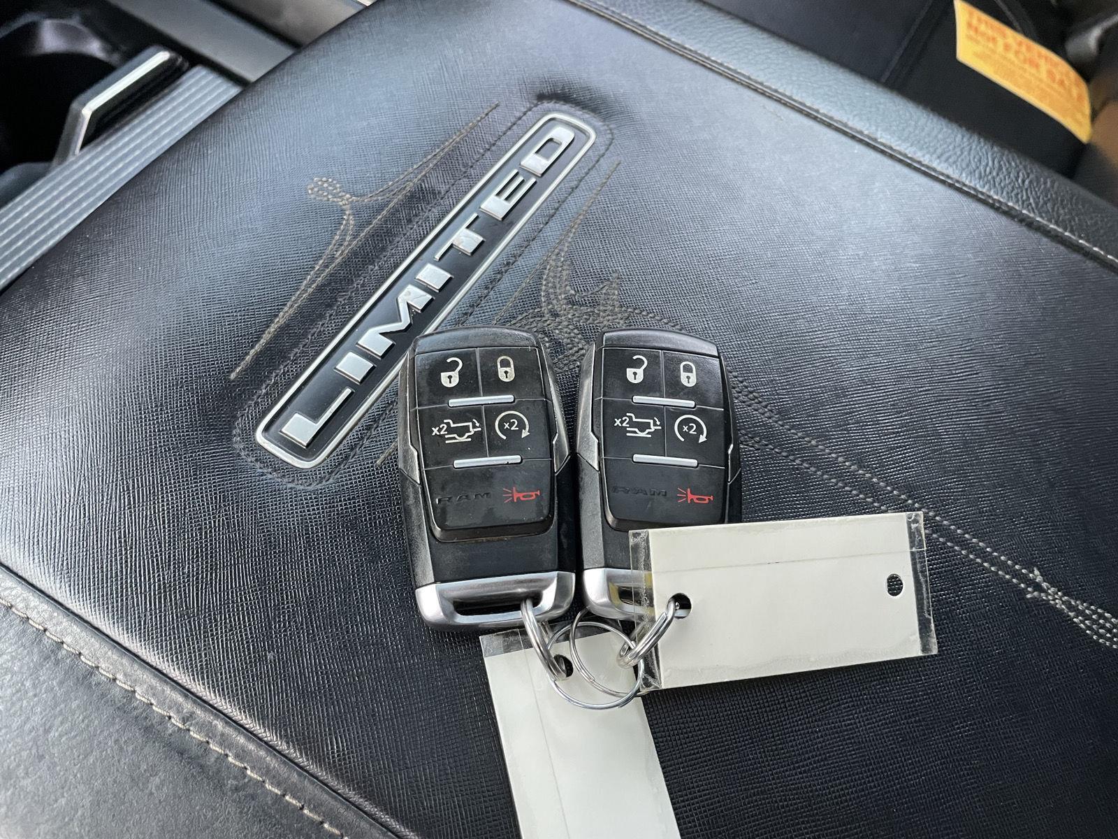Vehicle photo 43