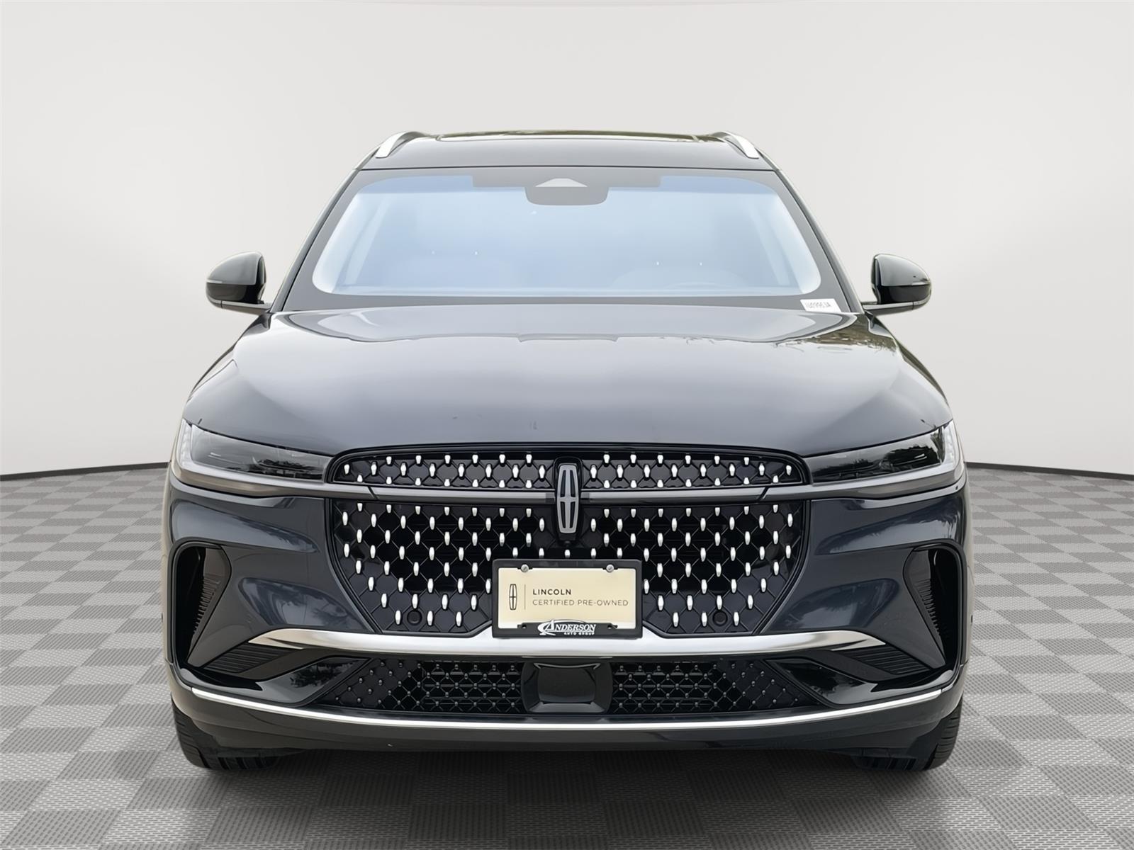 Vehicle photo 4