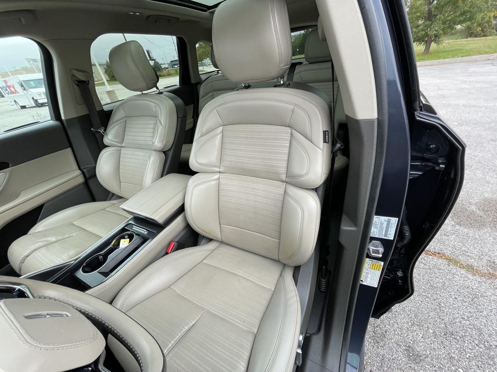Vehicle photo 18