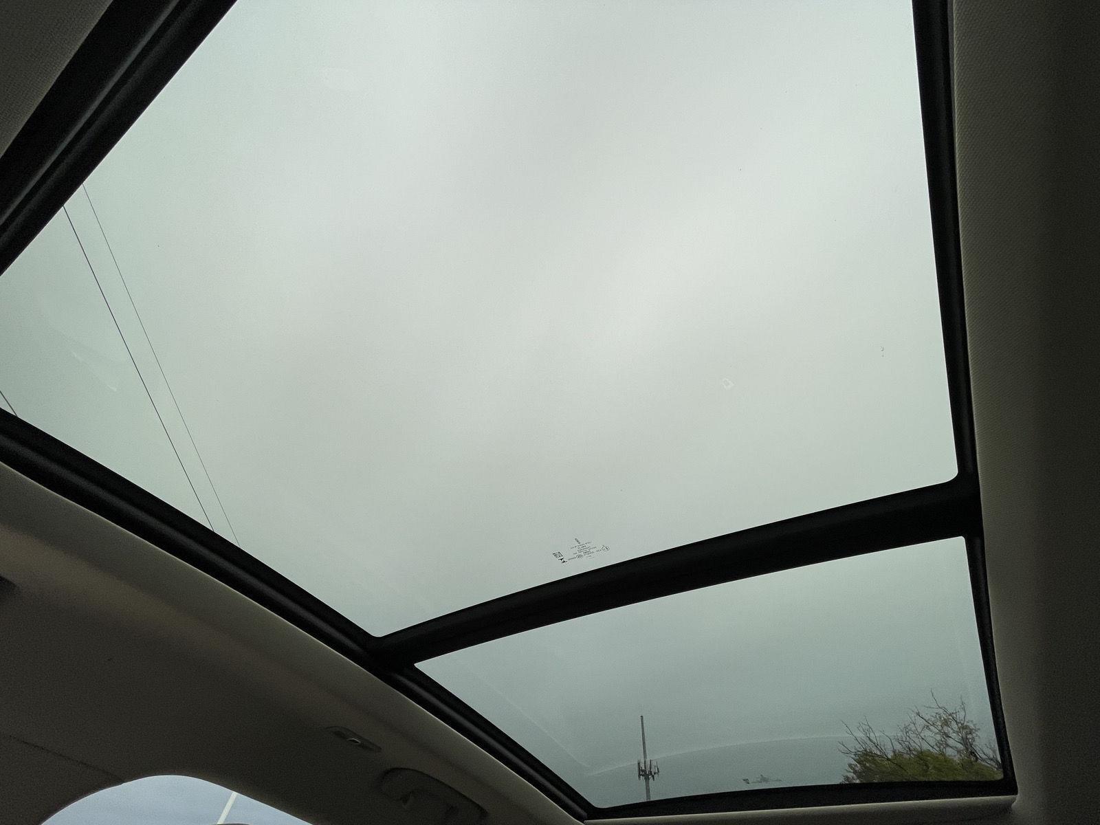 Vehicle photo 23