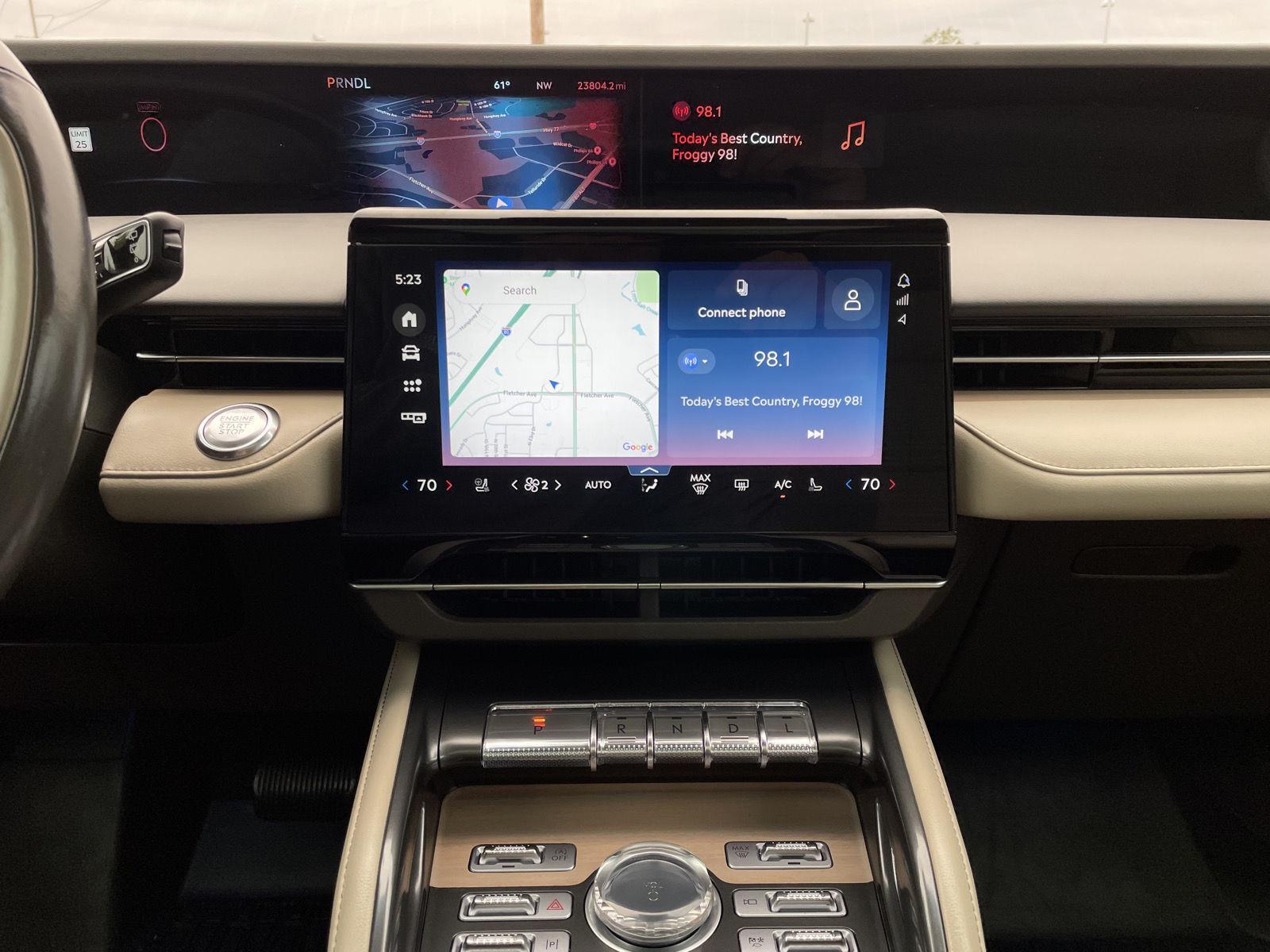 Vehicle photo 24