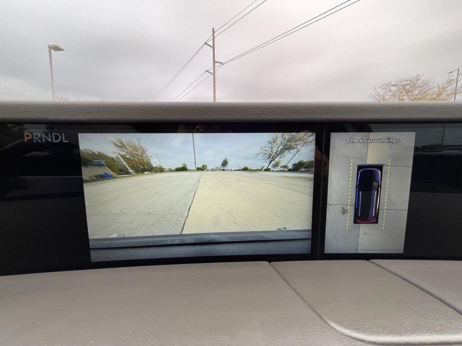 Vehicle photo 26