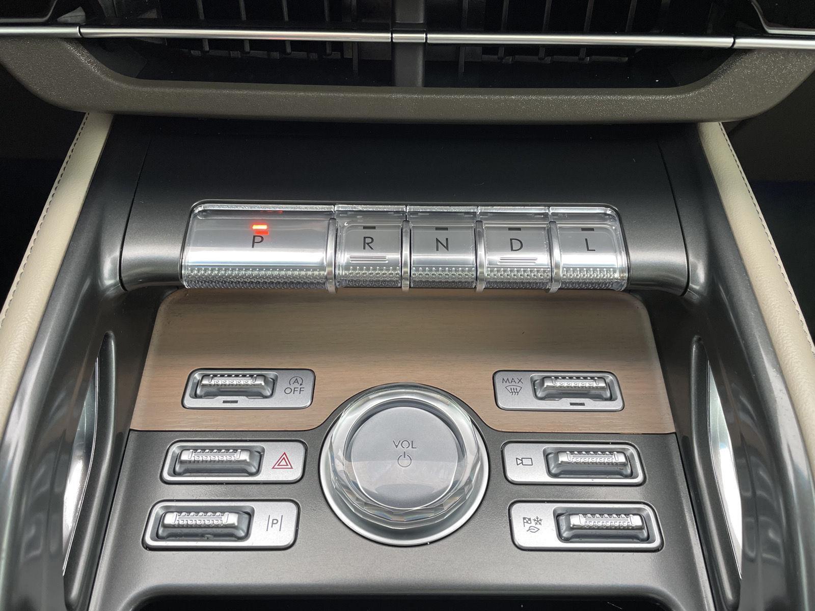 Vehicle photo 31