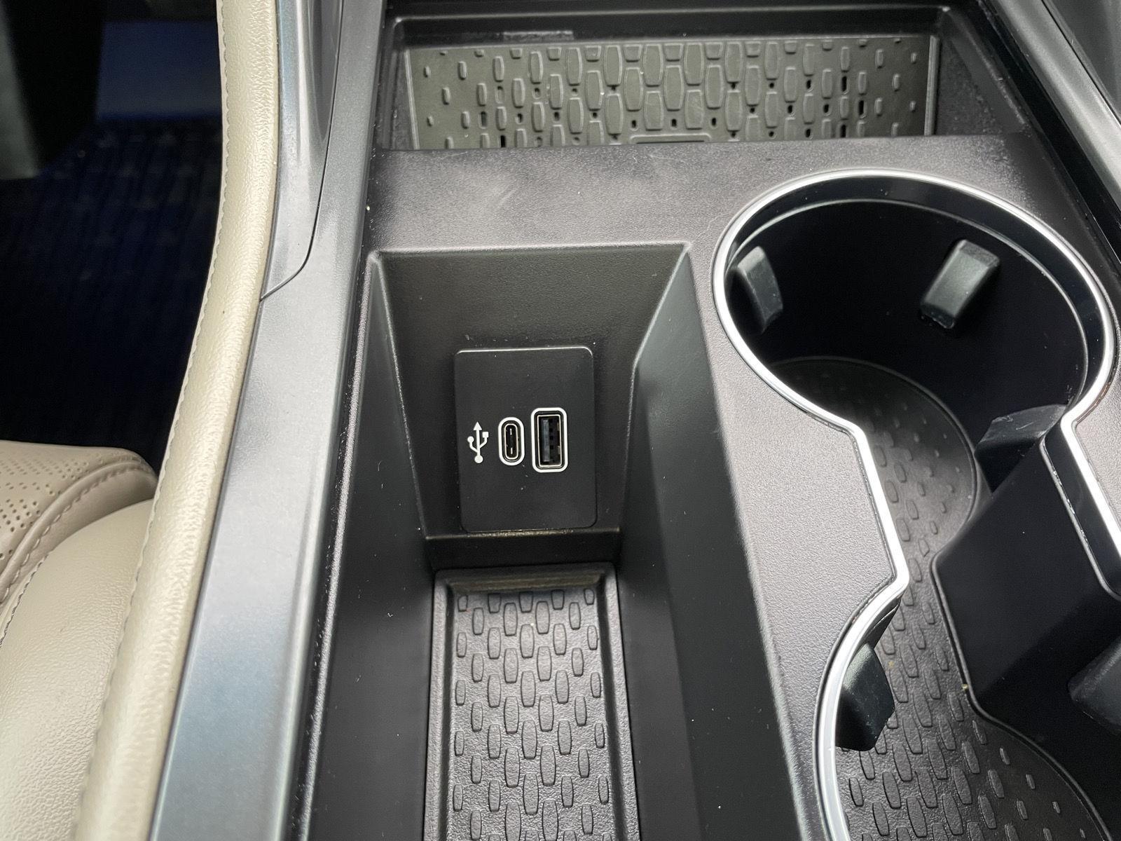Vehicle photo 33