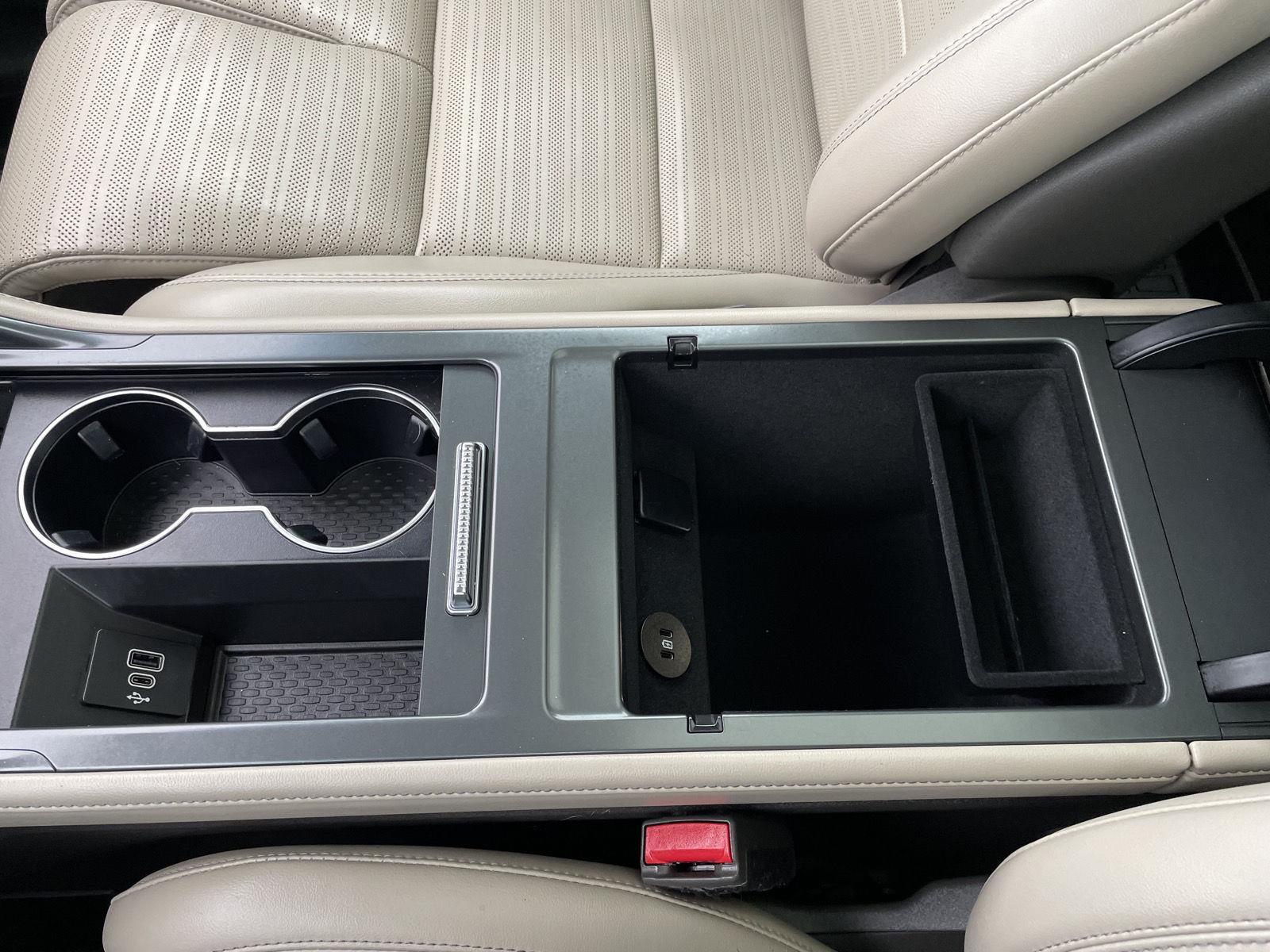Vehicle photo 35