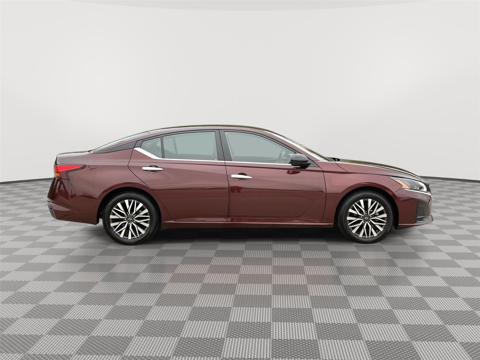 Vehicle photo 6