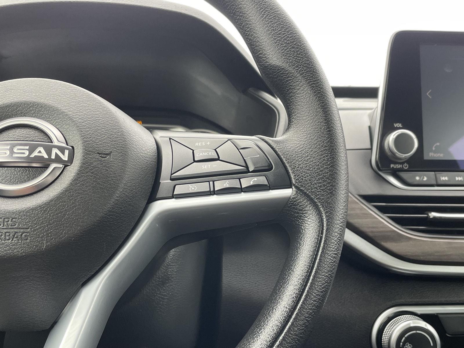Vehicle photo 13