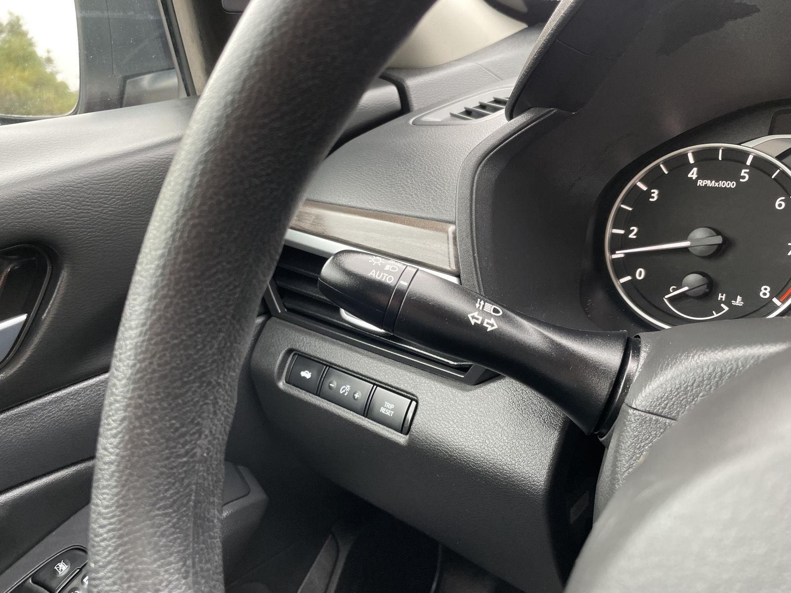 Vehicle photo 14