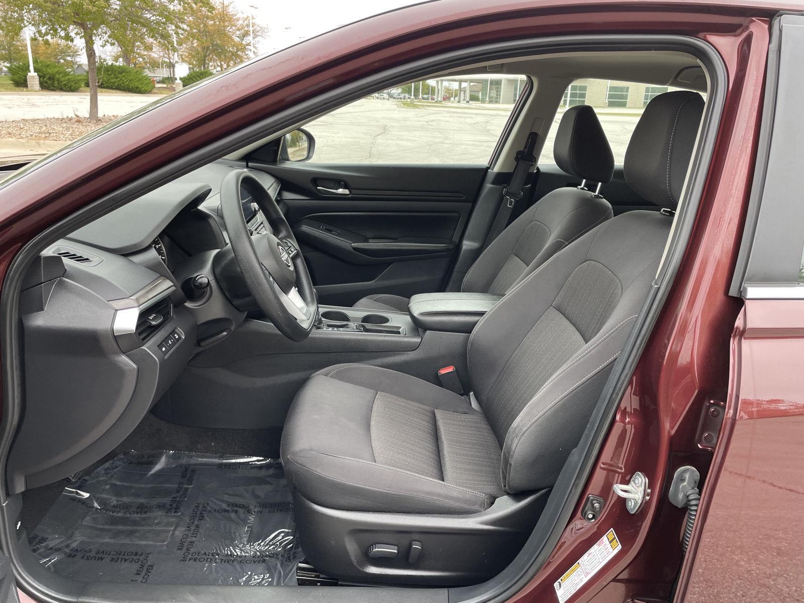 Vehicle photo 15