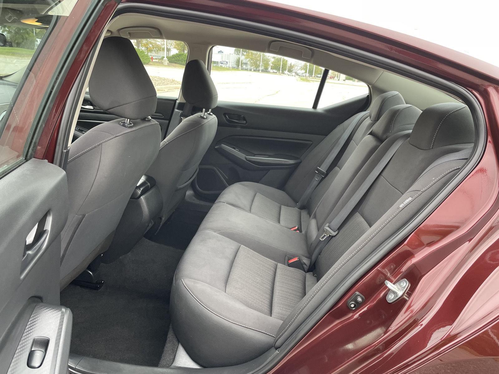 Vehicle photo 17