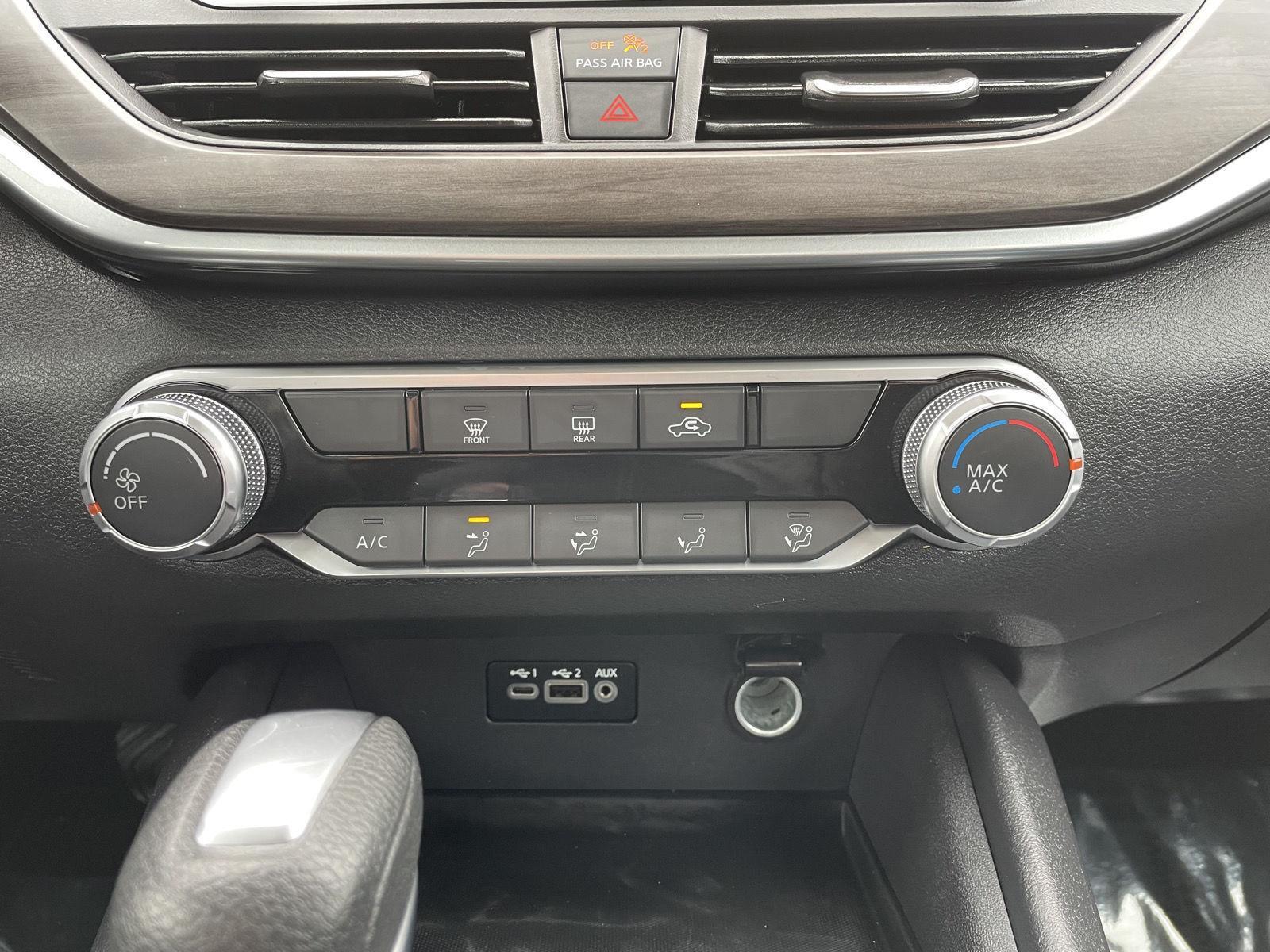 Vehicle photo 22