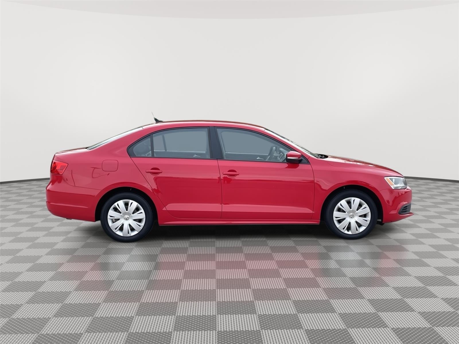 Vehicle photo 6