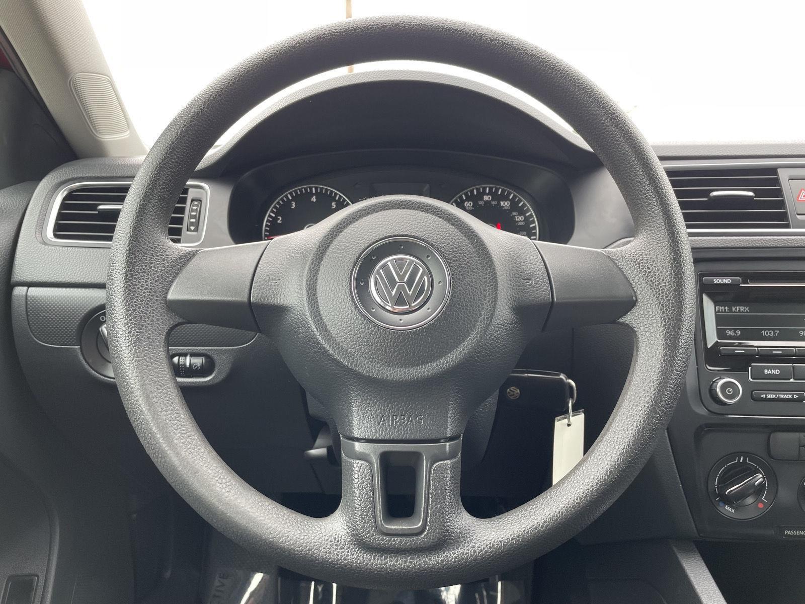 Vehicle photo 12