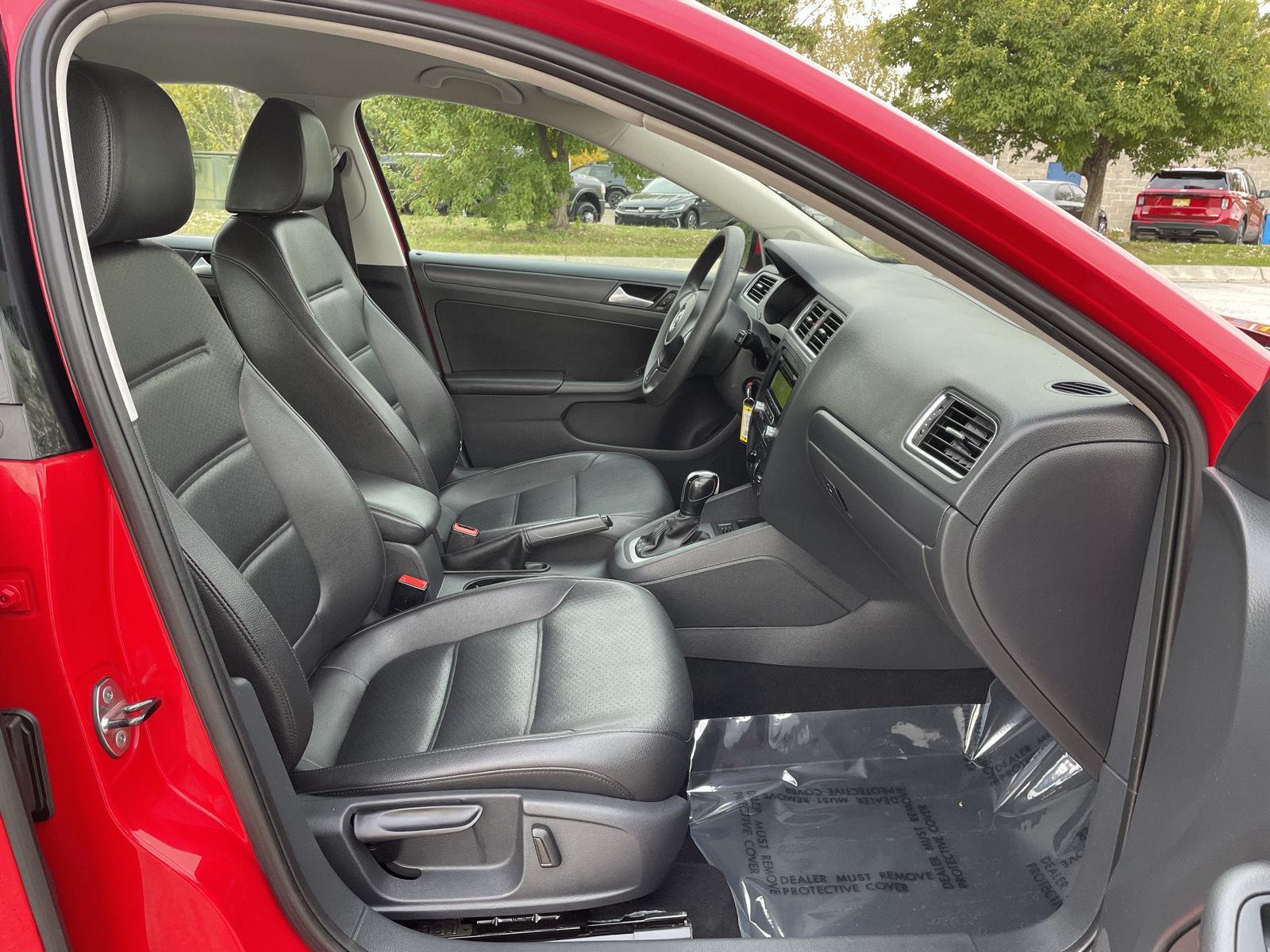 Vehicle photo 17