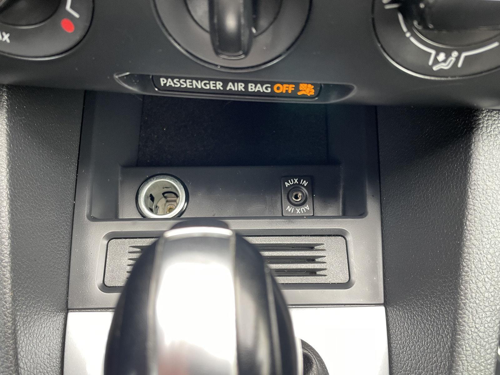Vehicle photo 23