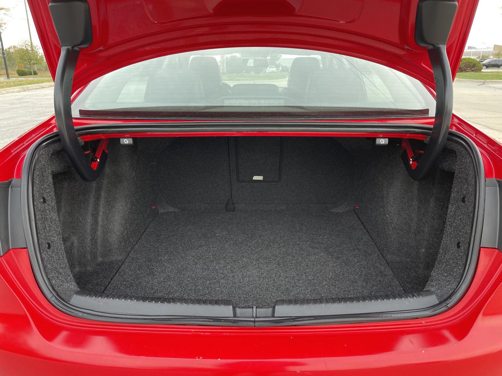Vehicle photo 29