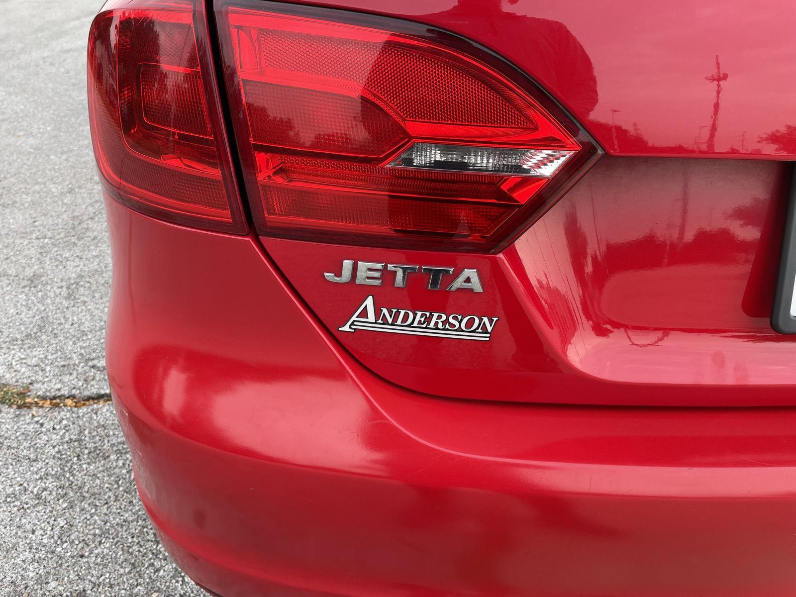 Vehicle photo 30