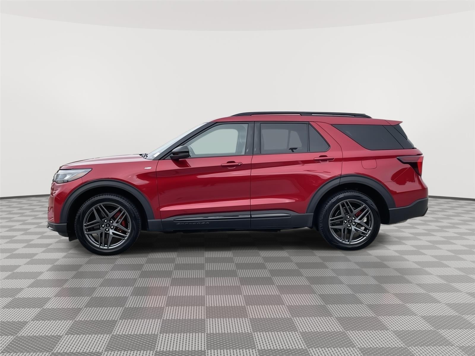 Vehicle photo 2