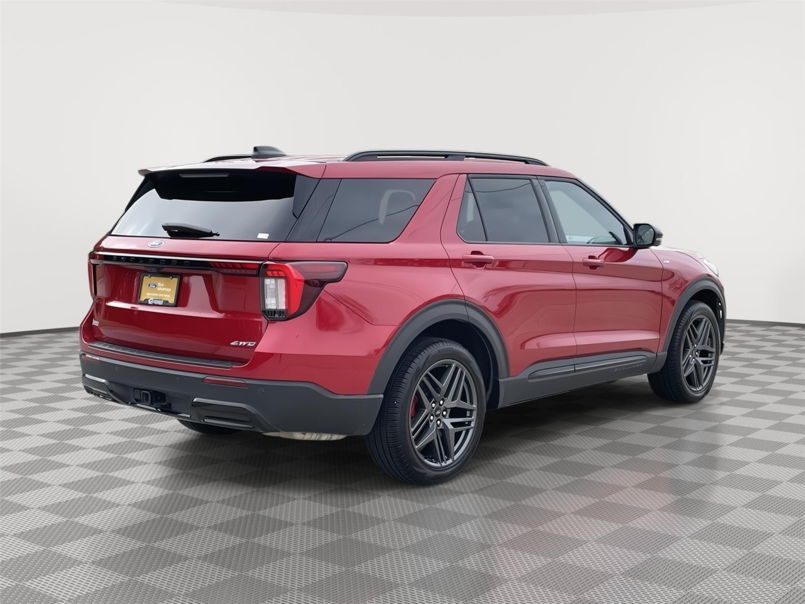 Vehicle photo 7