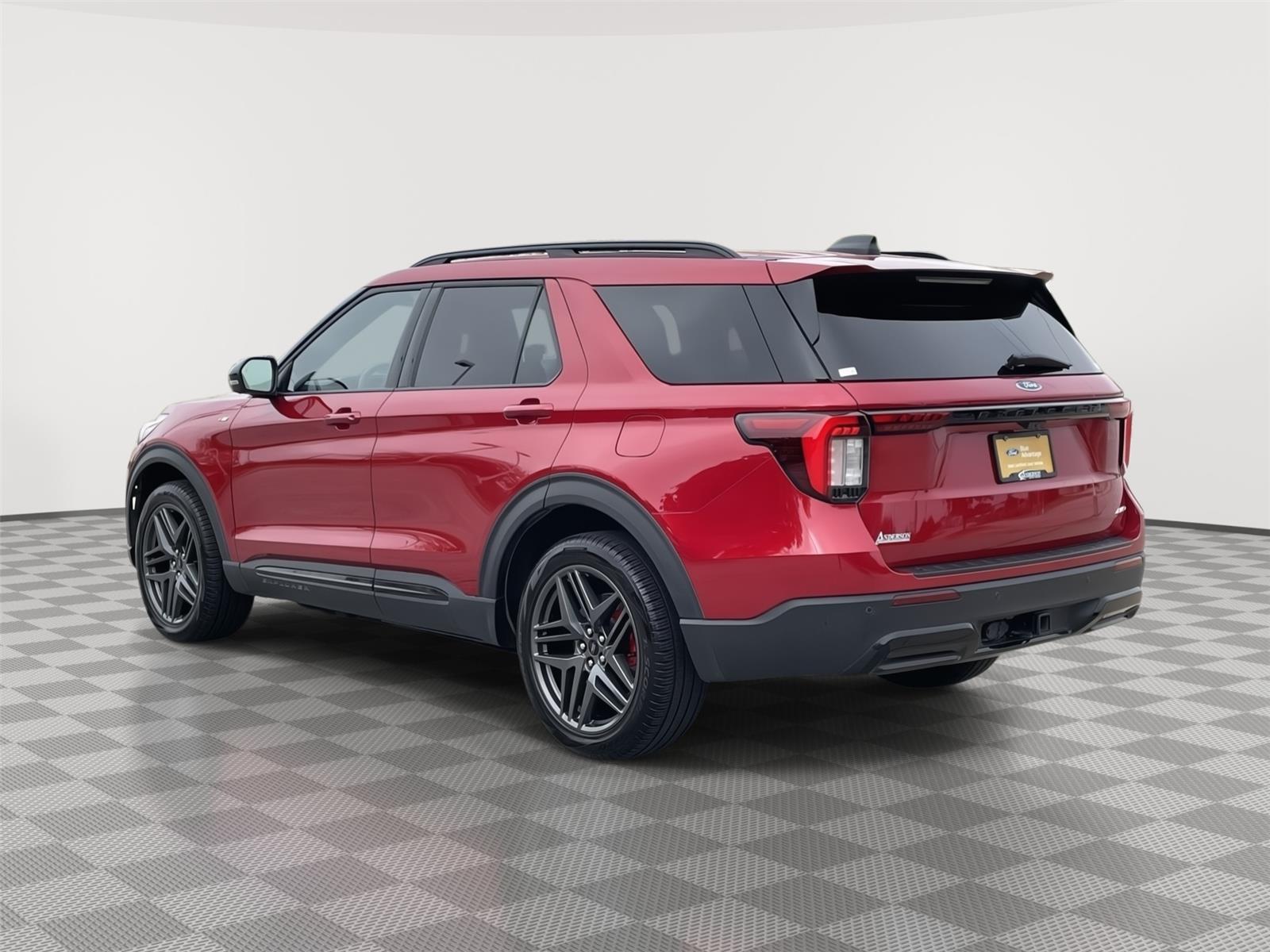 Vehicle photo 9