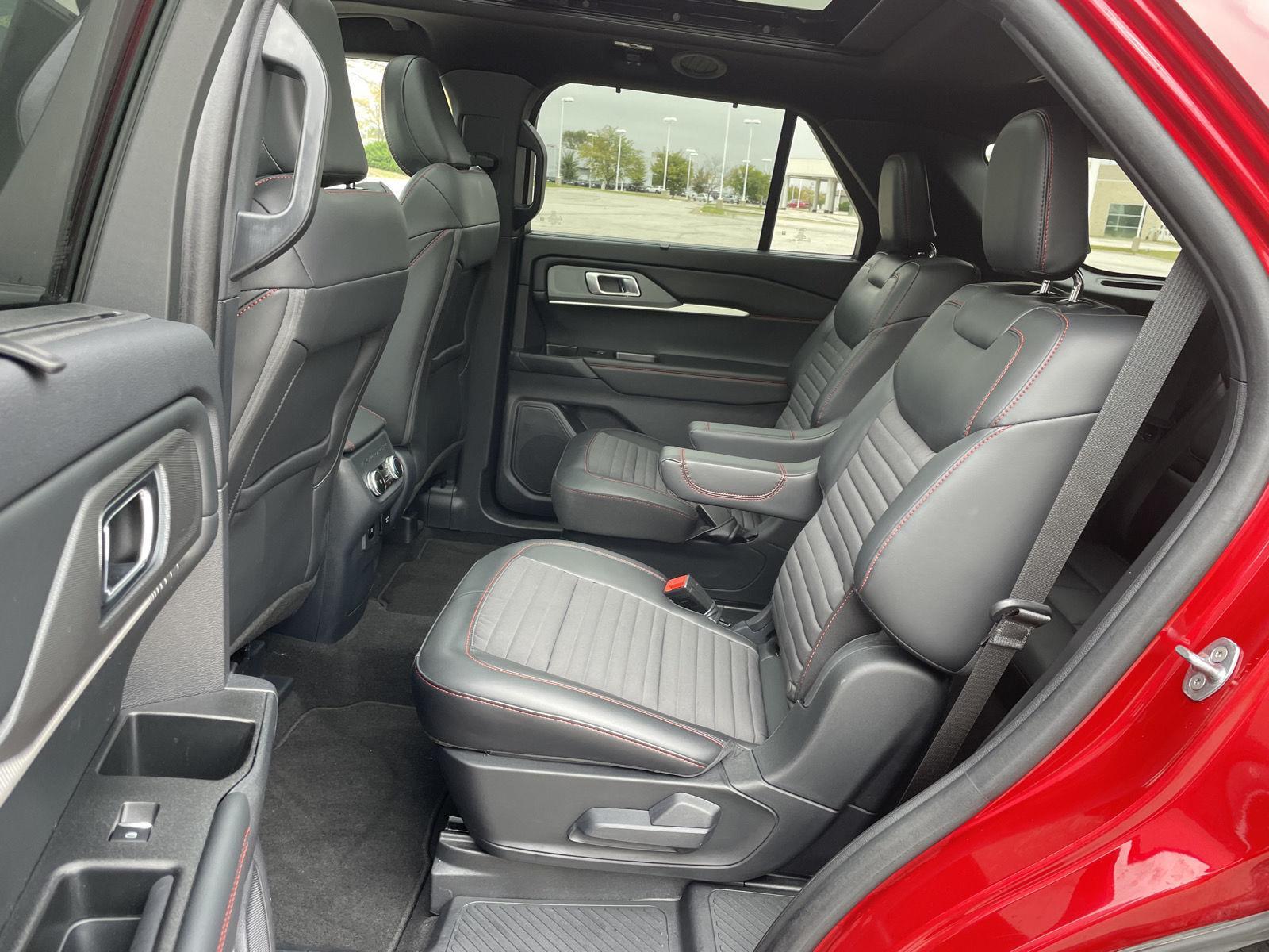 Vehicle photo 19