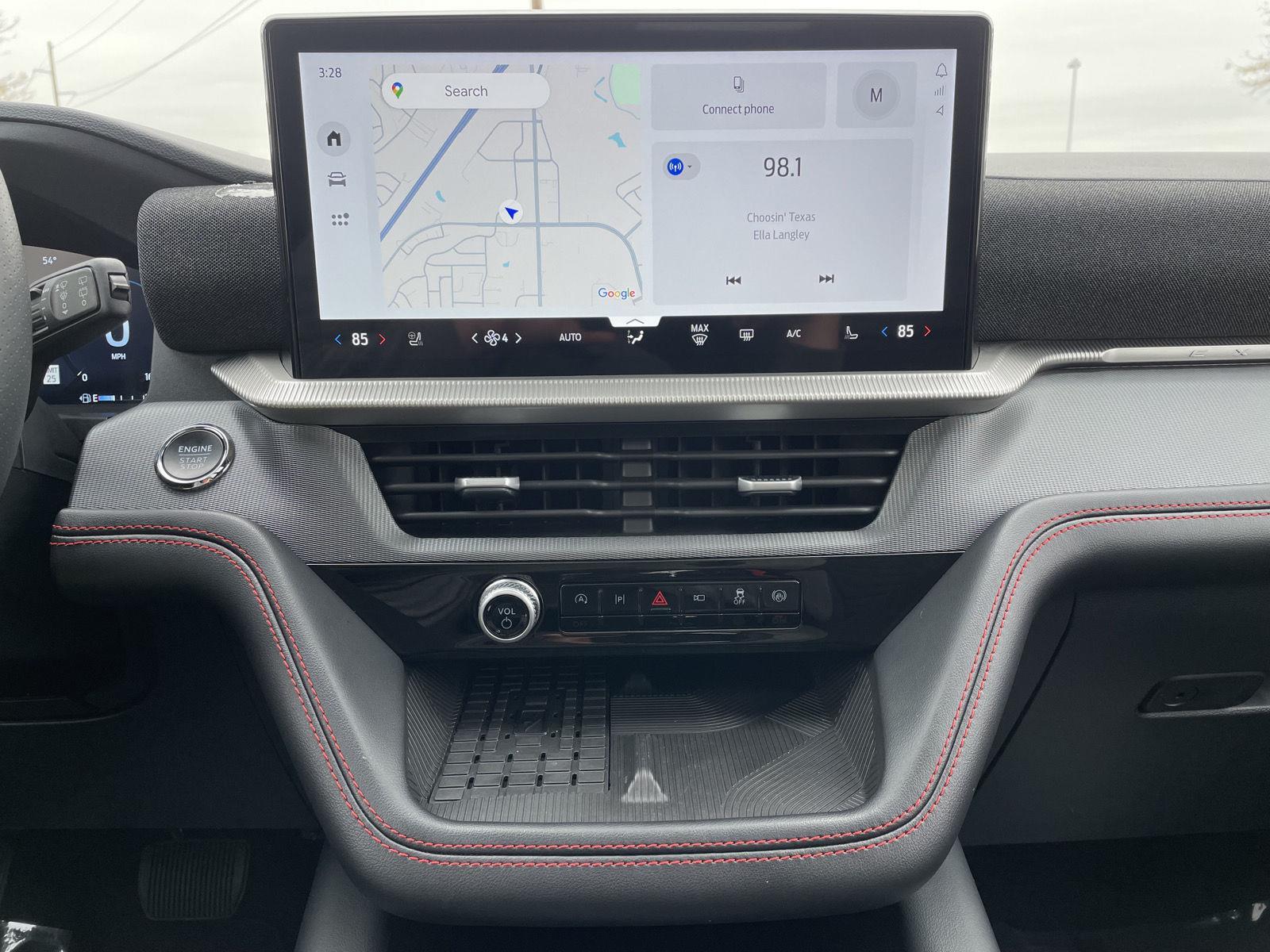 Vehicle photo 24