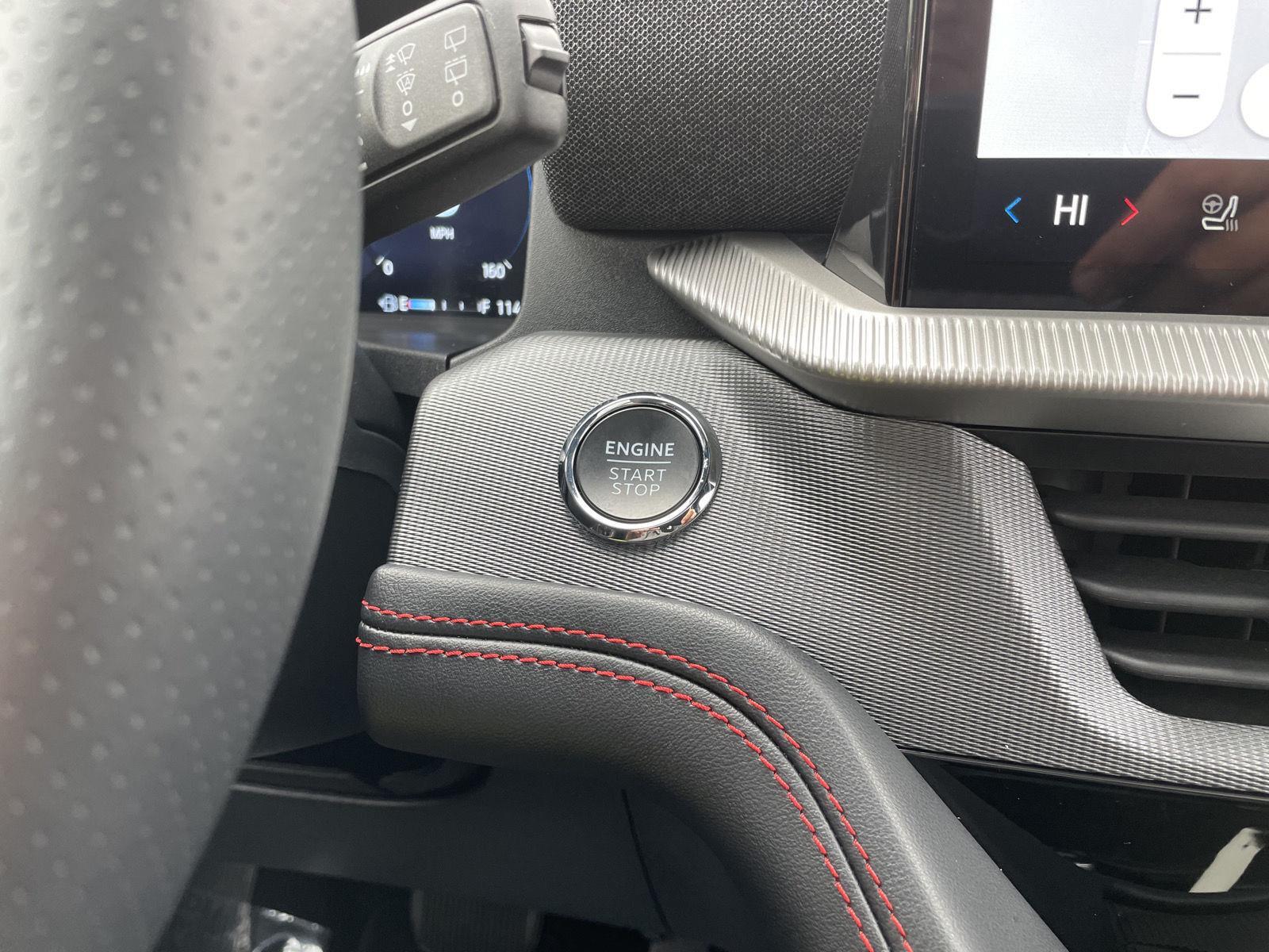 Vehicle photo 28