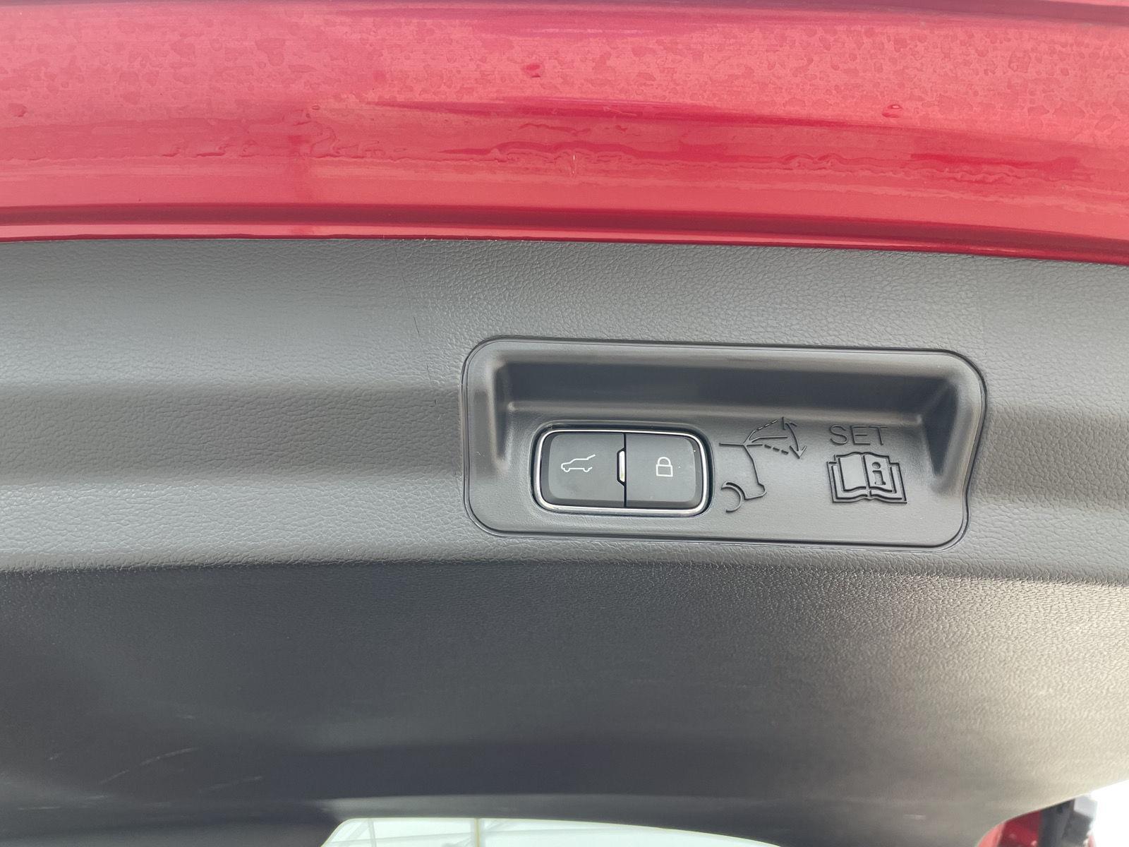 Vehicle photo 41