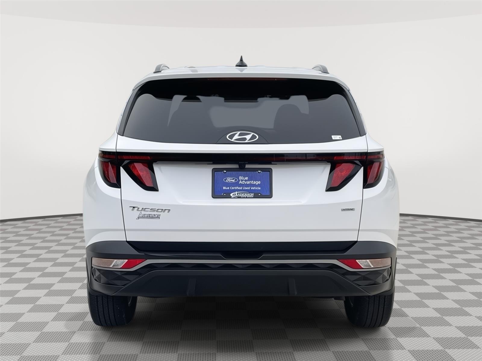 Vehicle photo 8