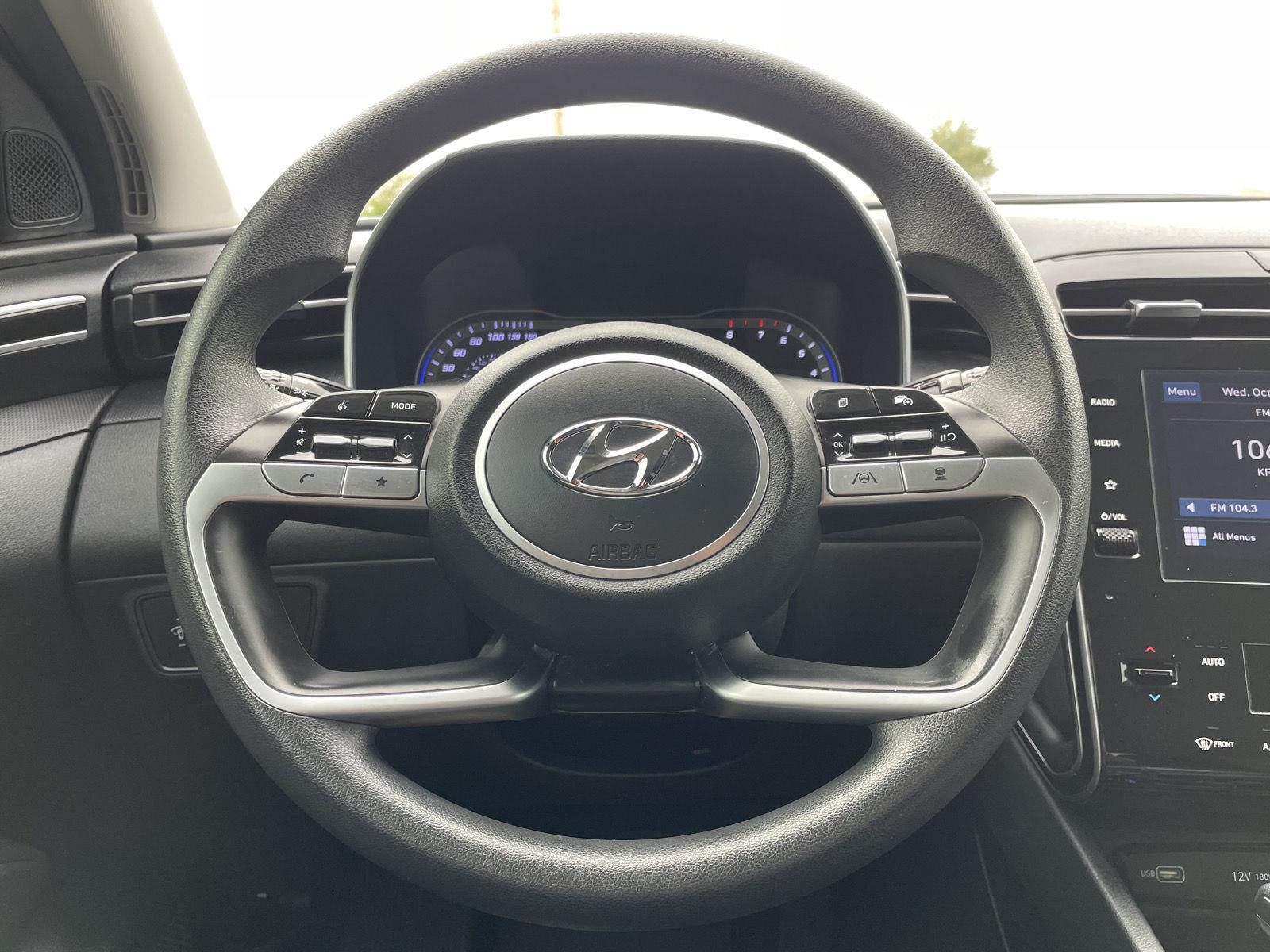 Vehicle photo 11