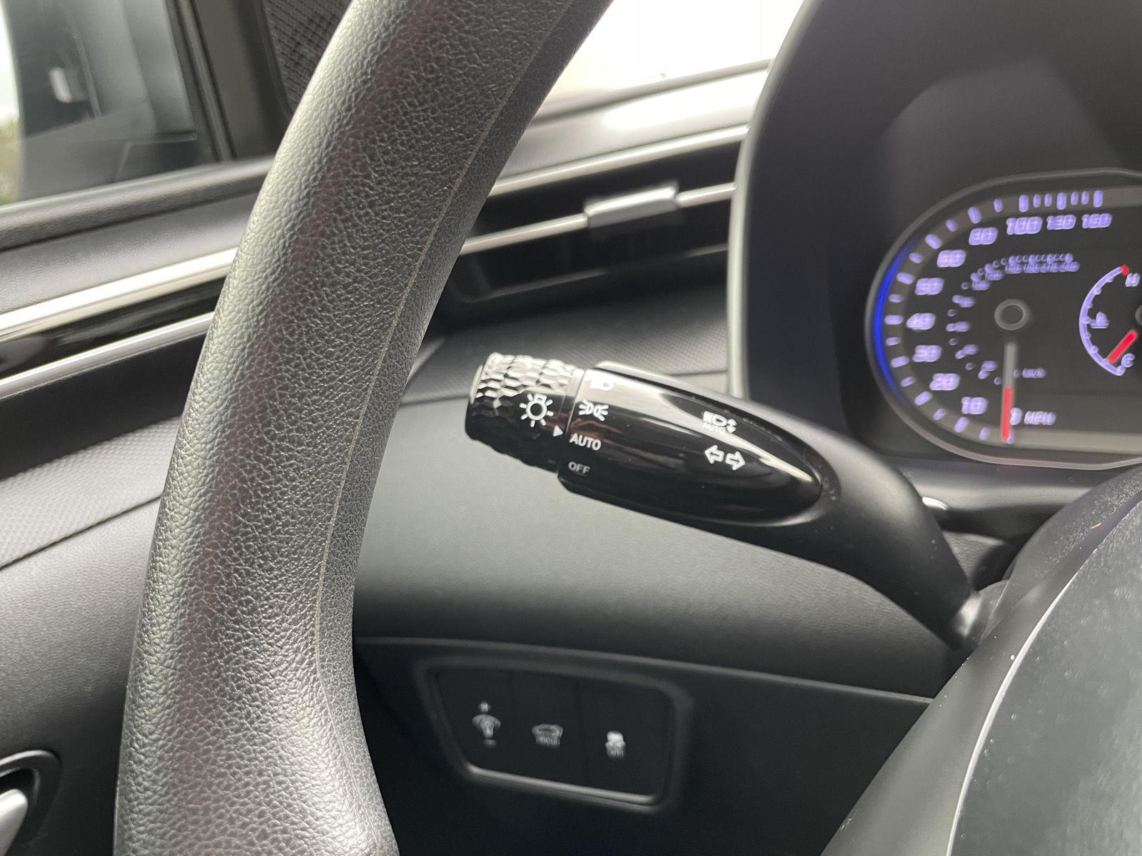 Vehicle photo 15