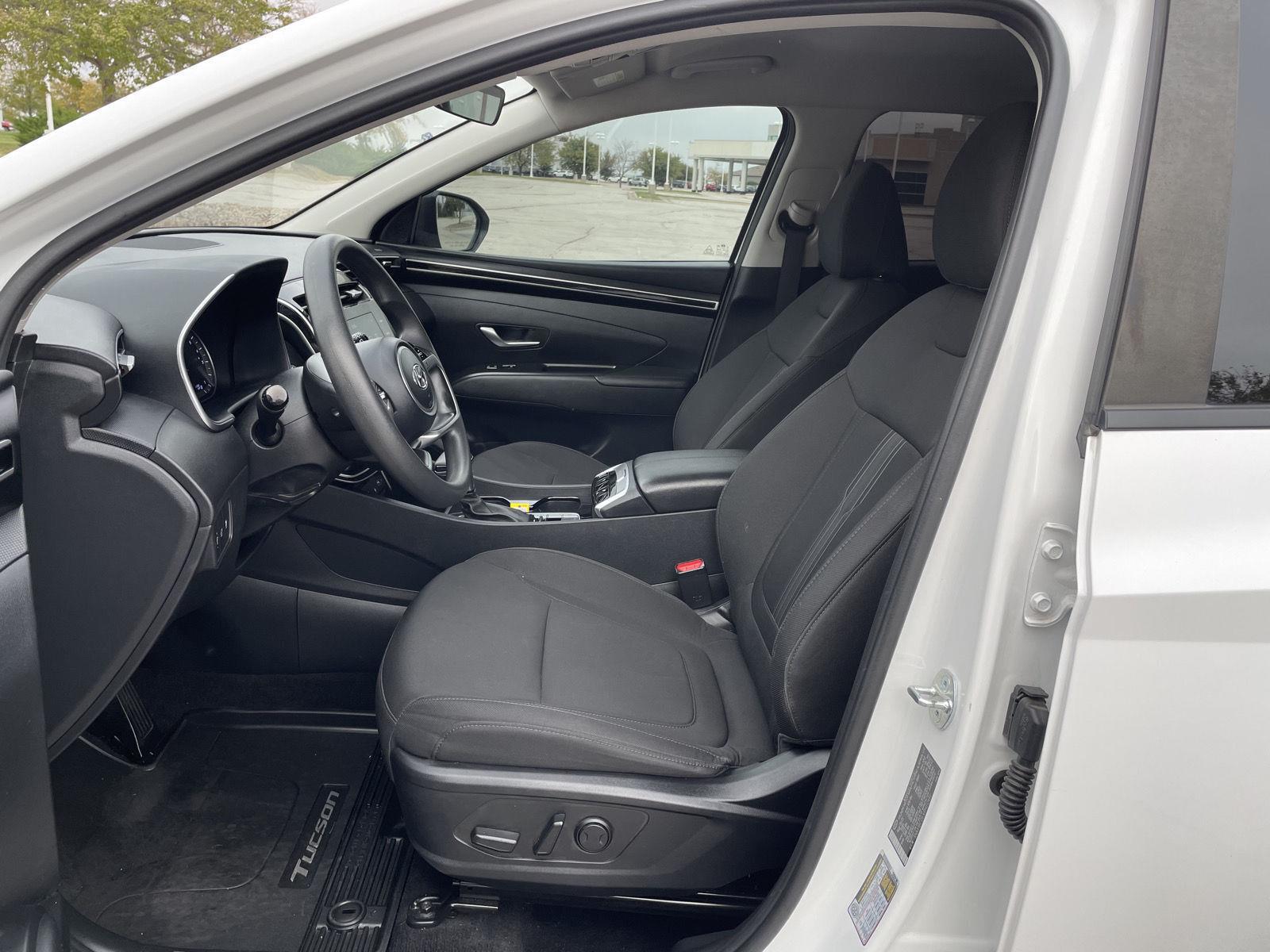 Vehicle photo 16