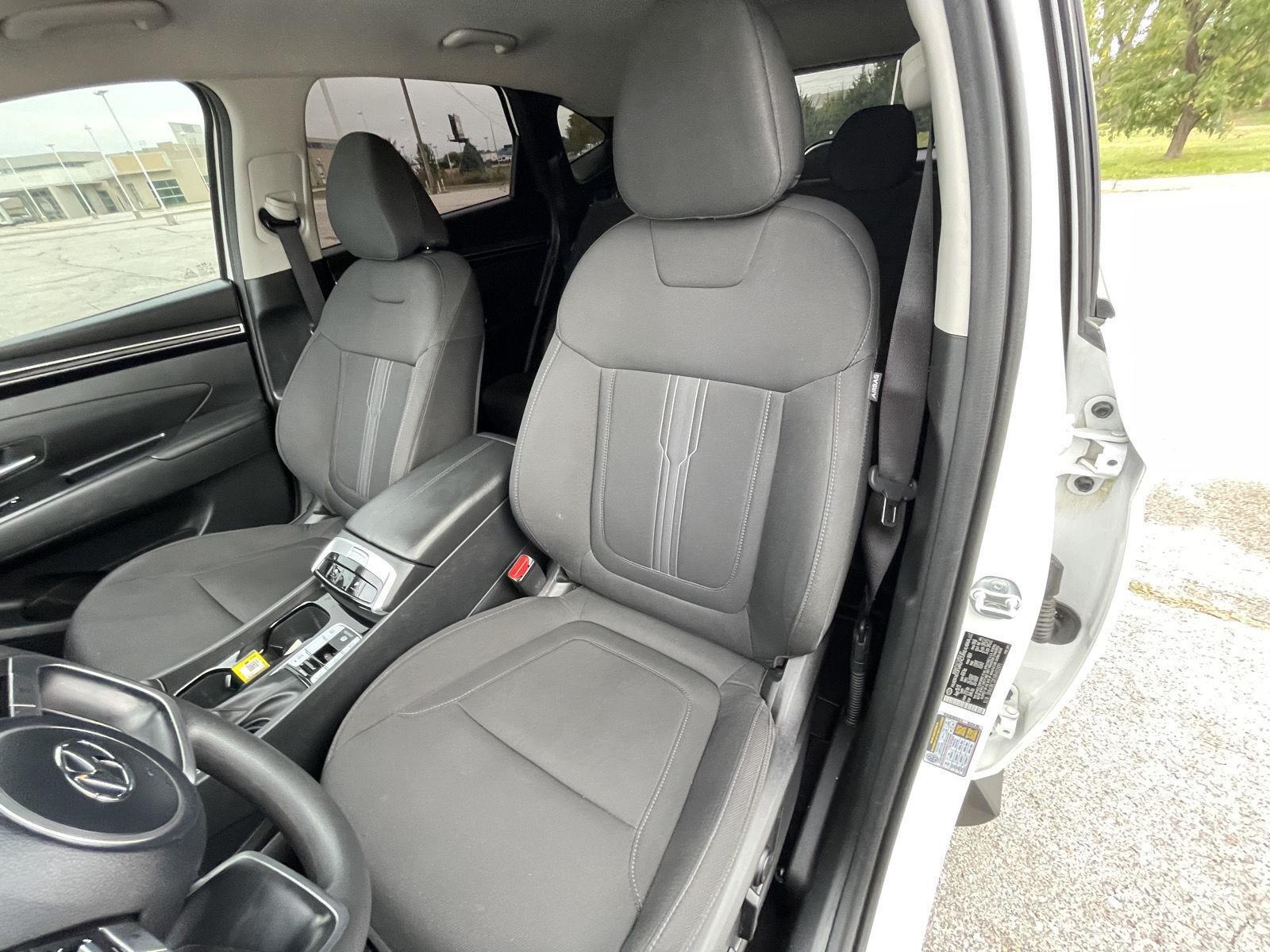 Vehicle photo 17