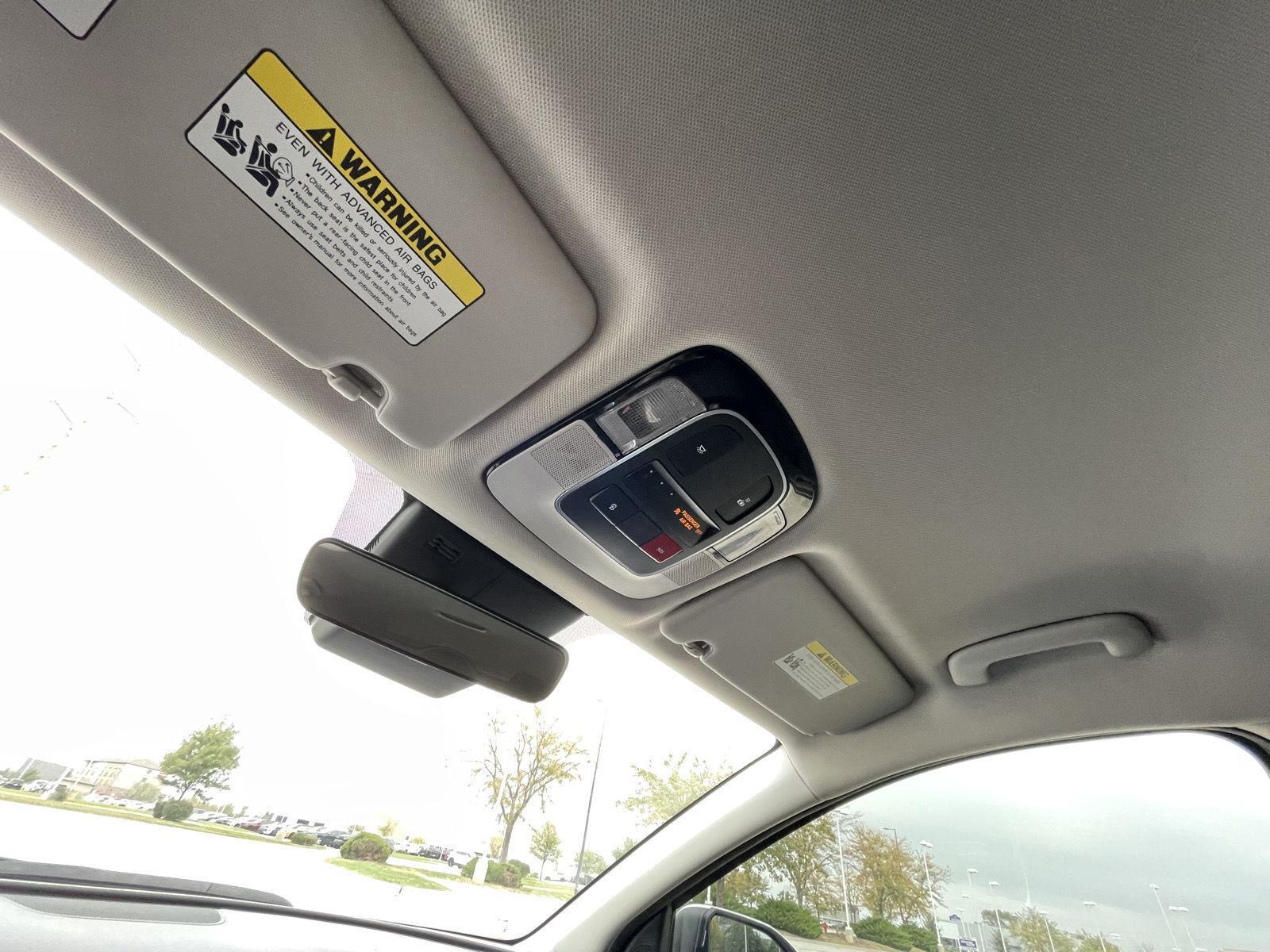 Vehicle photo 20