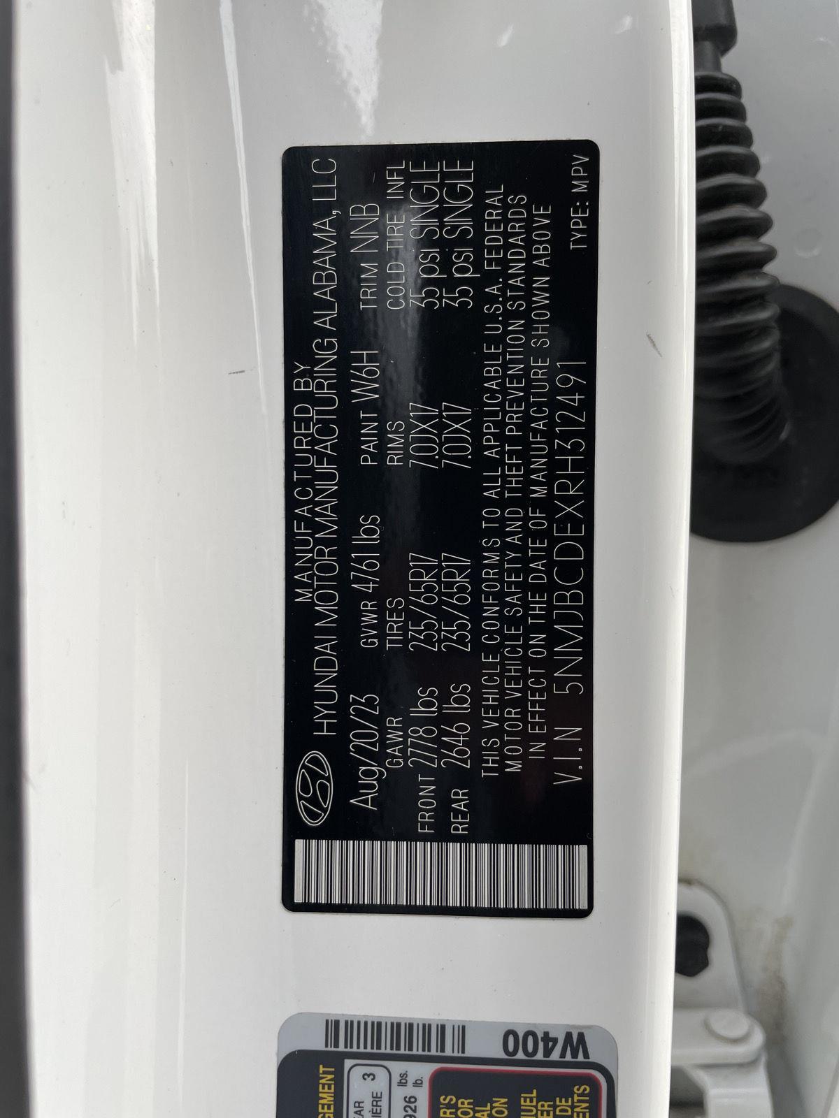Vehicle photo 30