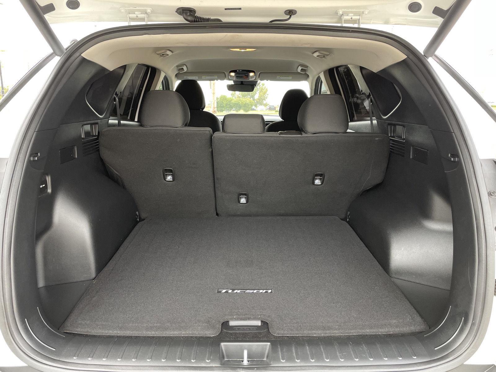 Vehicle photo 33